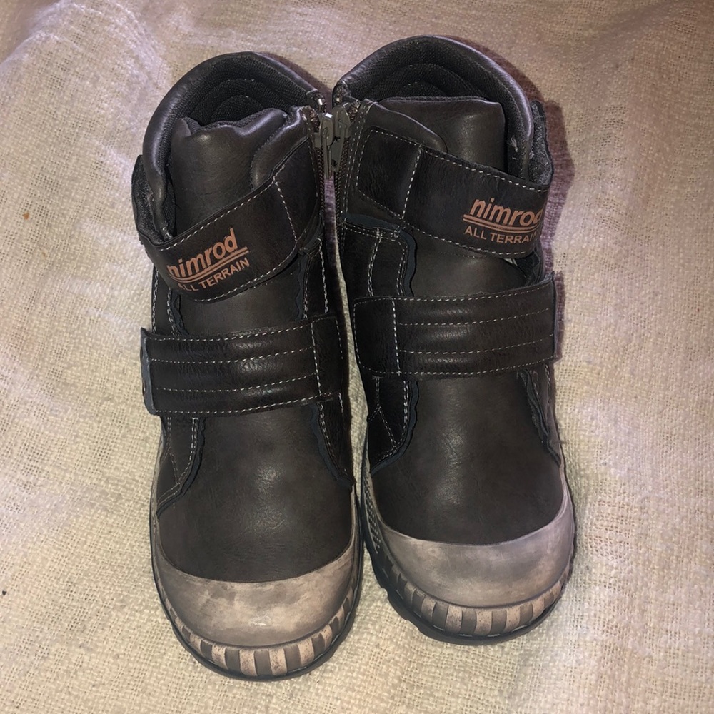 Boys boots